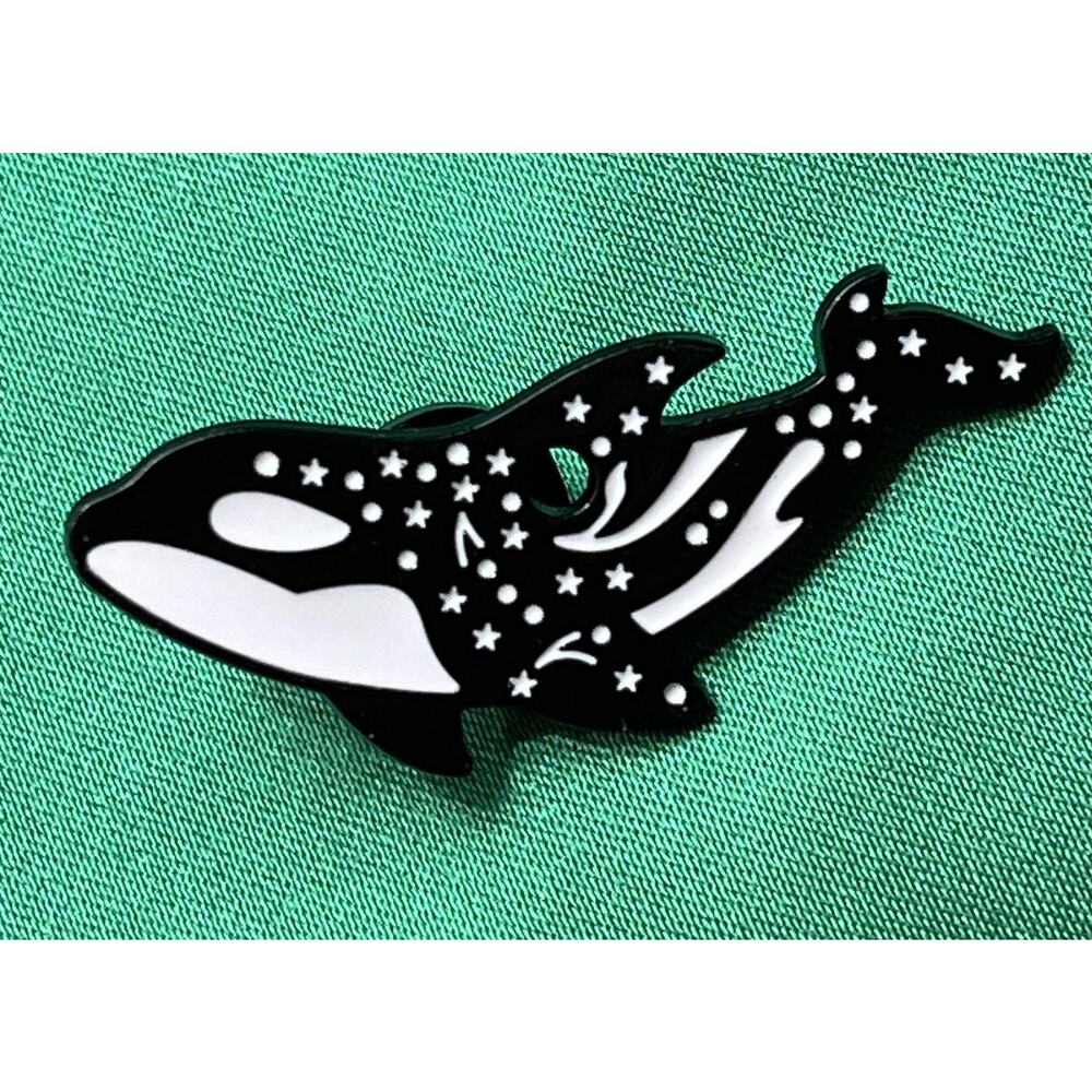 NWOT Celestial Orca Whale Brooch Lapel Pin Enamel Black Sea Life Ocean Stars